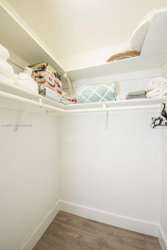 image Arlen House East15