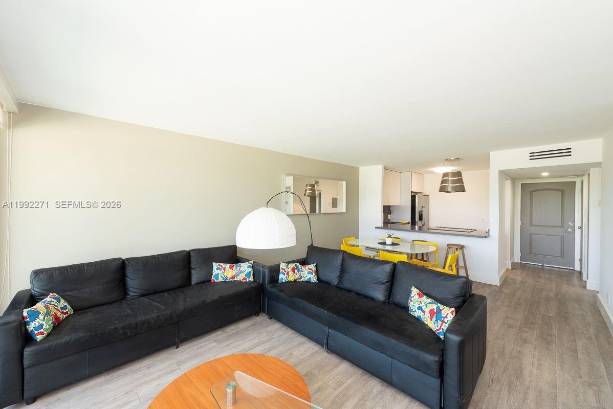 image Arlen House East1