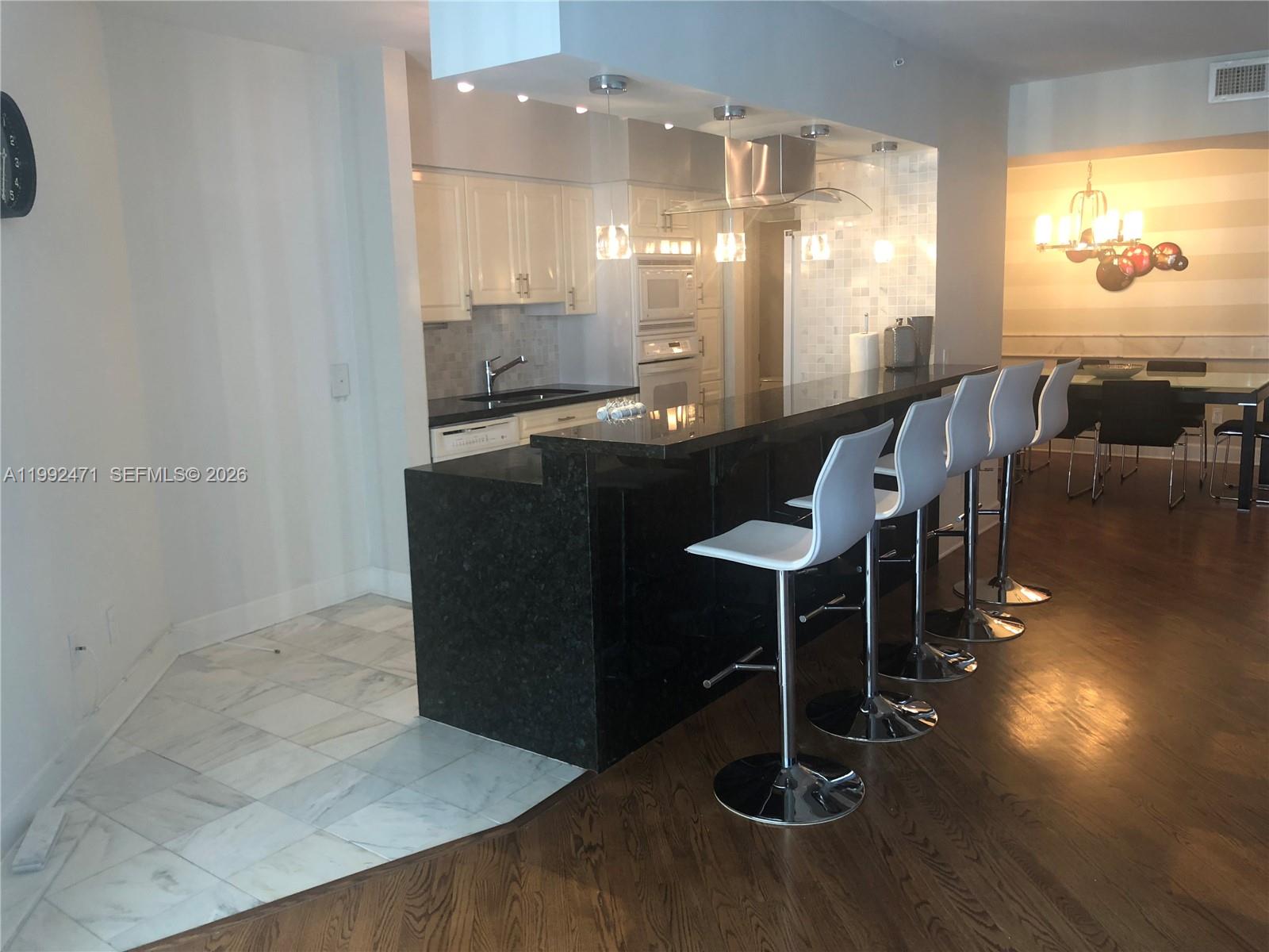 image Blue Diamond18