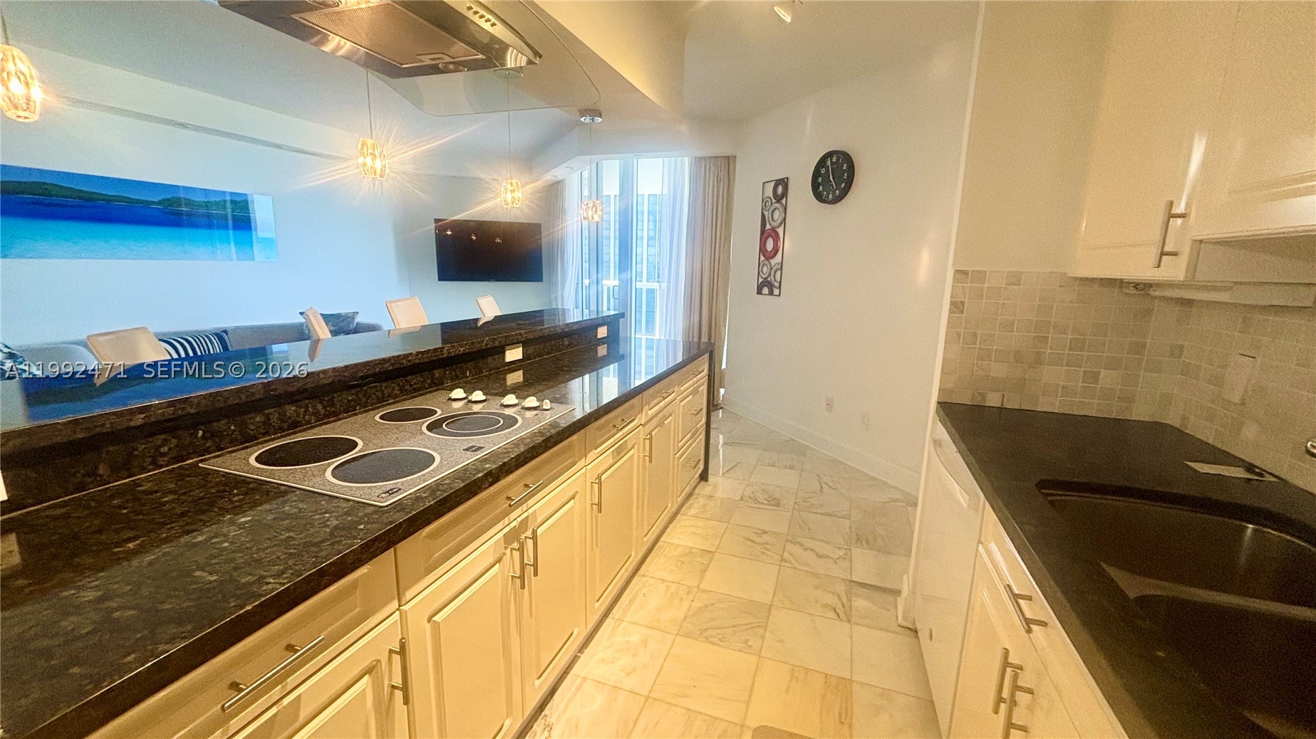 image Blue Diamond30