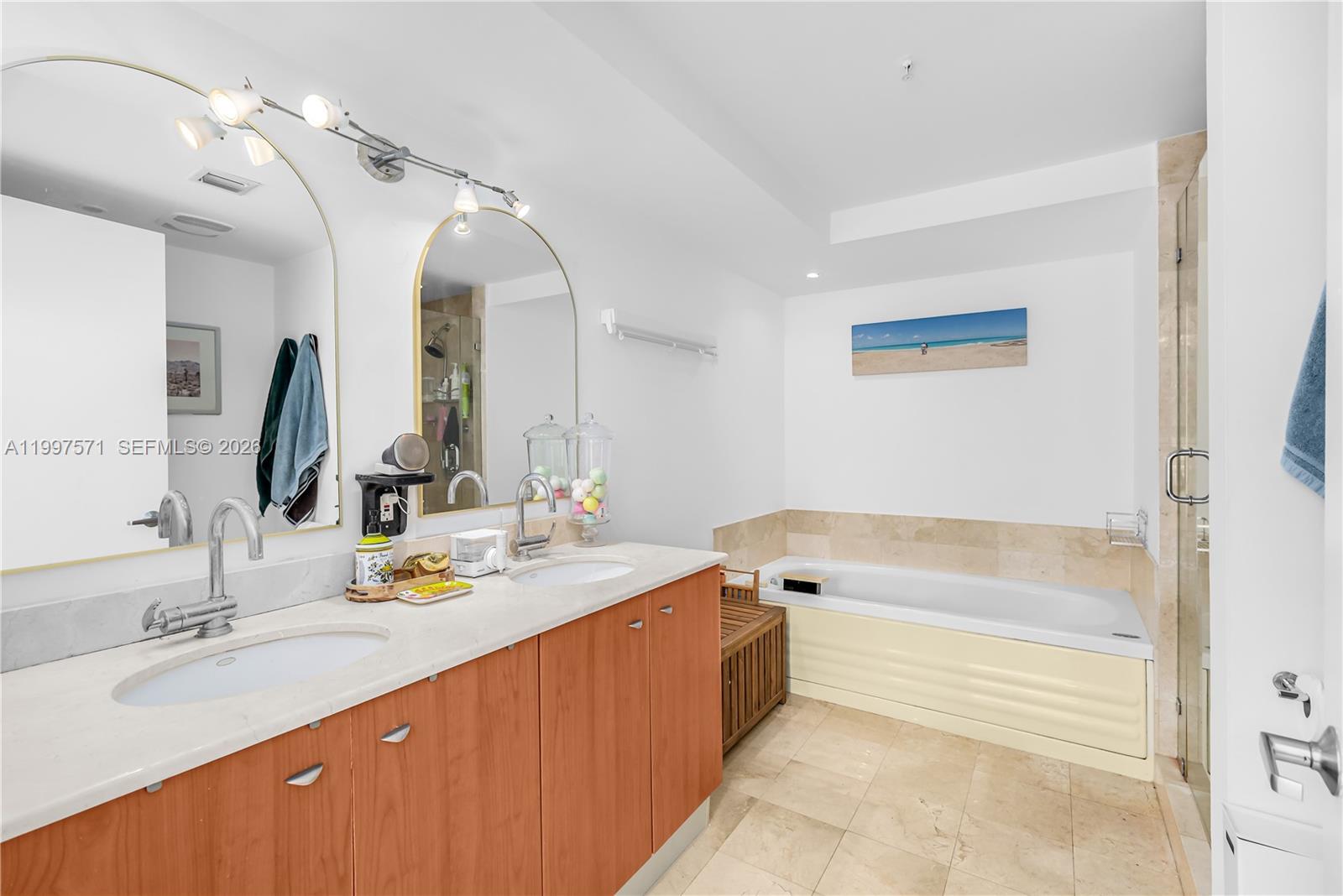 5970 Indian Crk Dr #502 Miami Beach, FL 33140