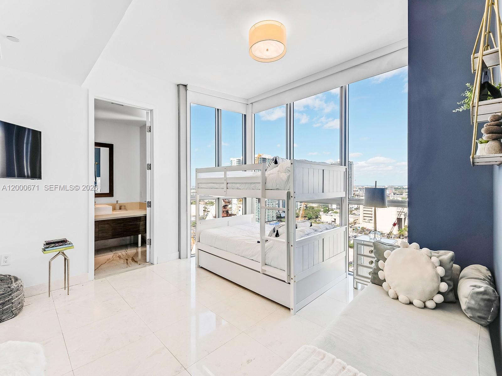 1100 Biscayne Blvd #2105 Miami, FL 33132