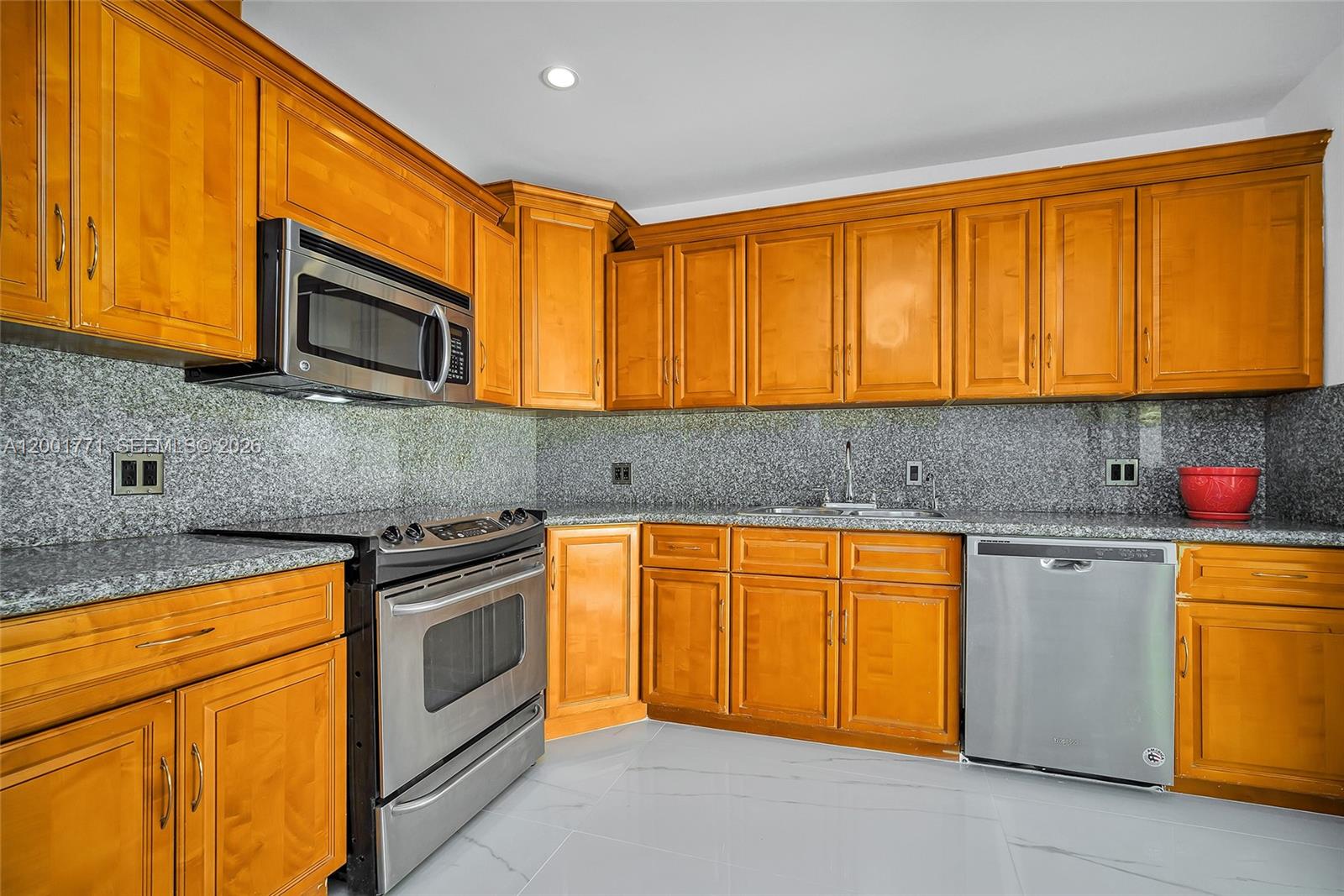 230 Cranwood Dr Key Biscayne, FL 33149