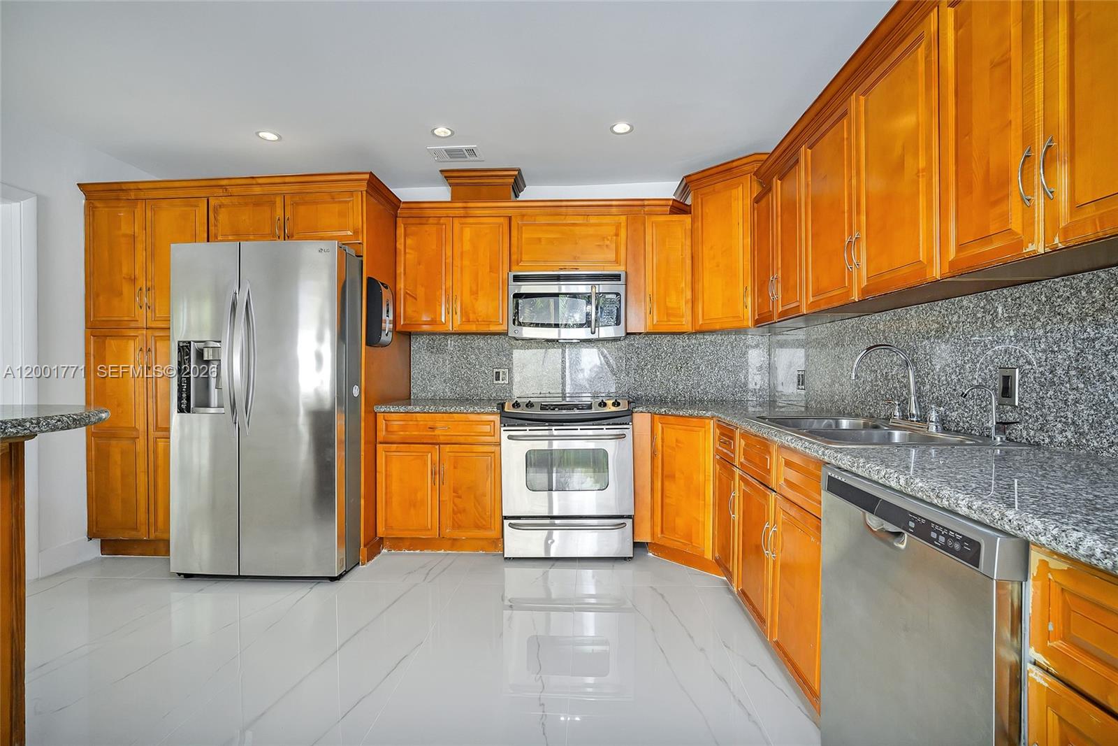 230 Cranwood Dr Key Biscayne, FL 33149