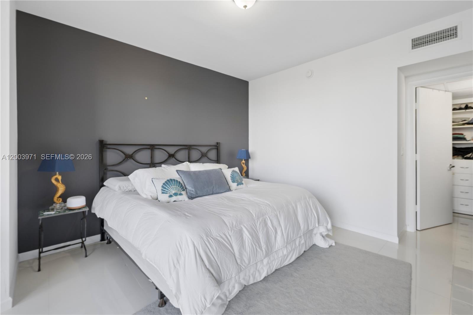 image Icon Brickell I12