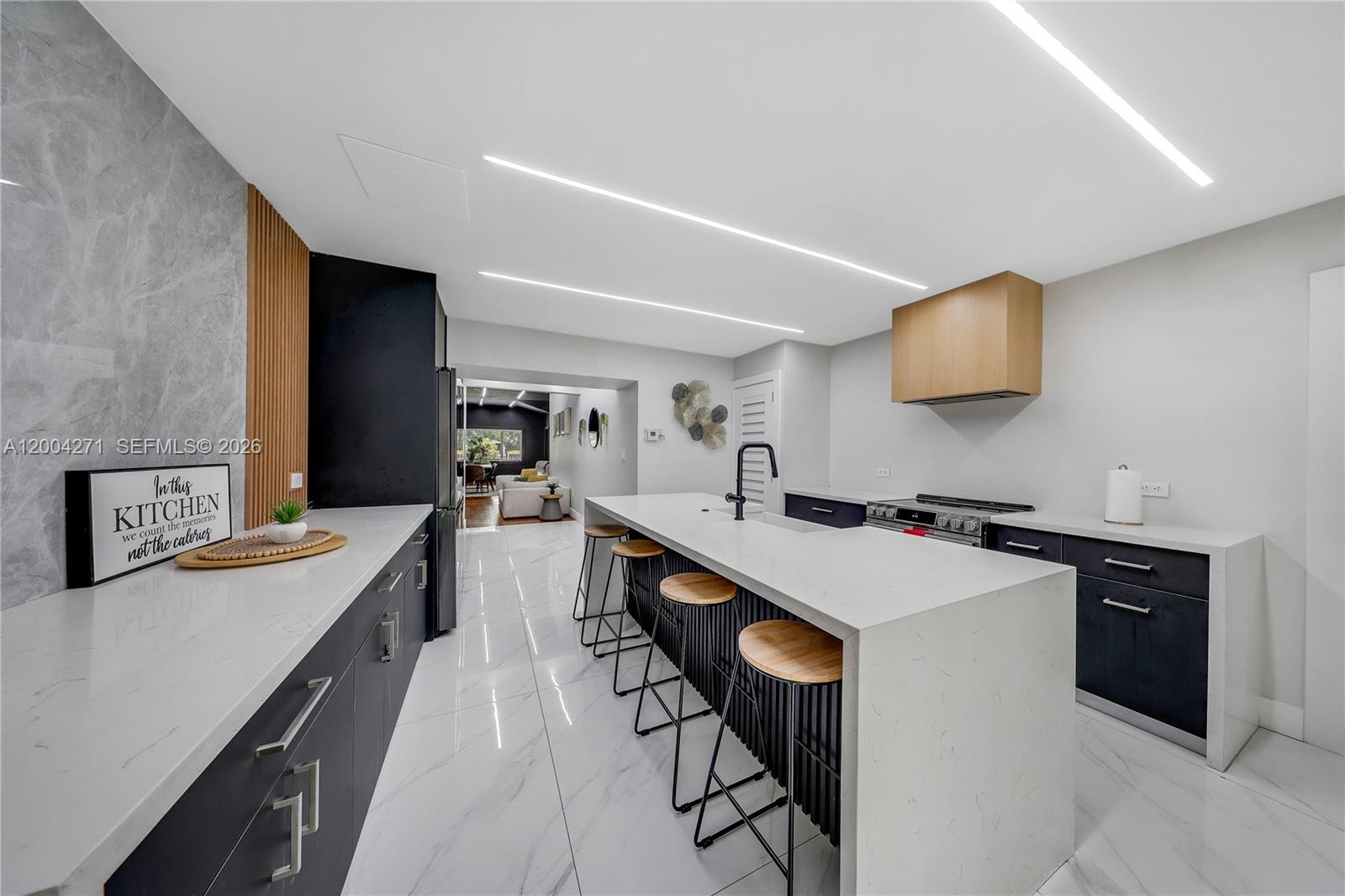 2612 SW 12th St Miami, FL 33135