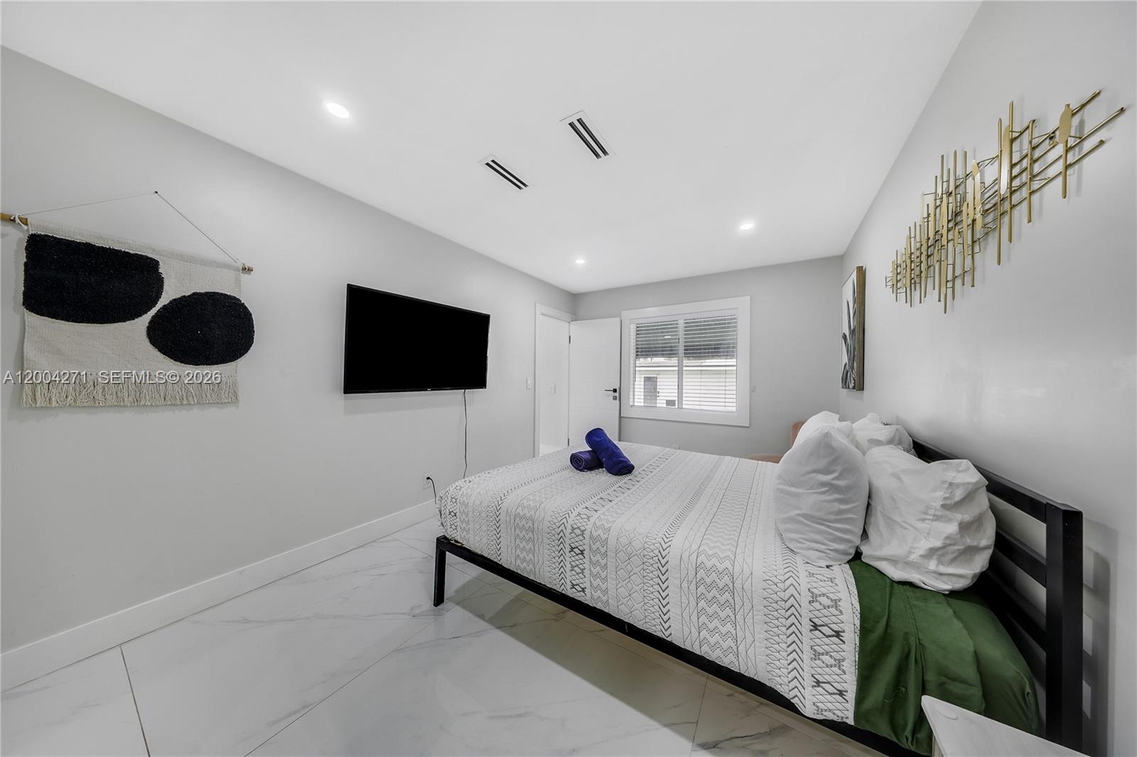 2612 SW 12th St Miami, FL 33135