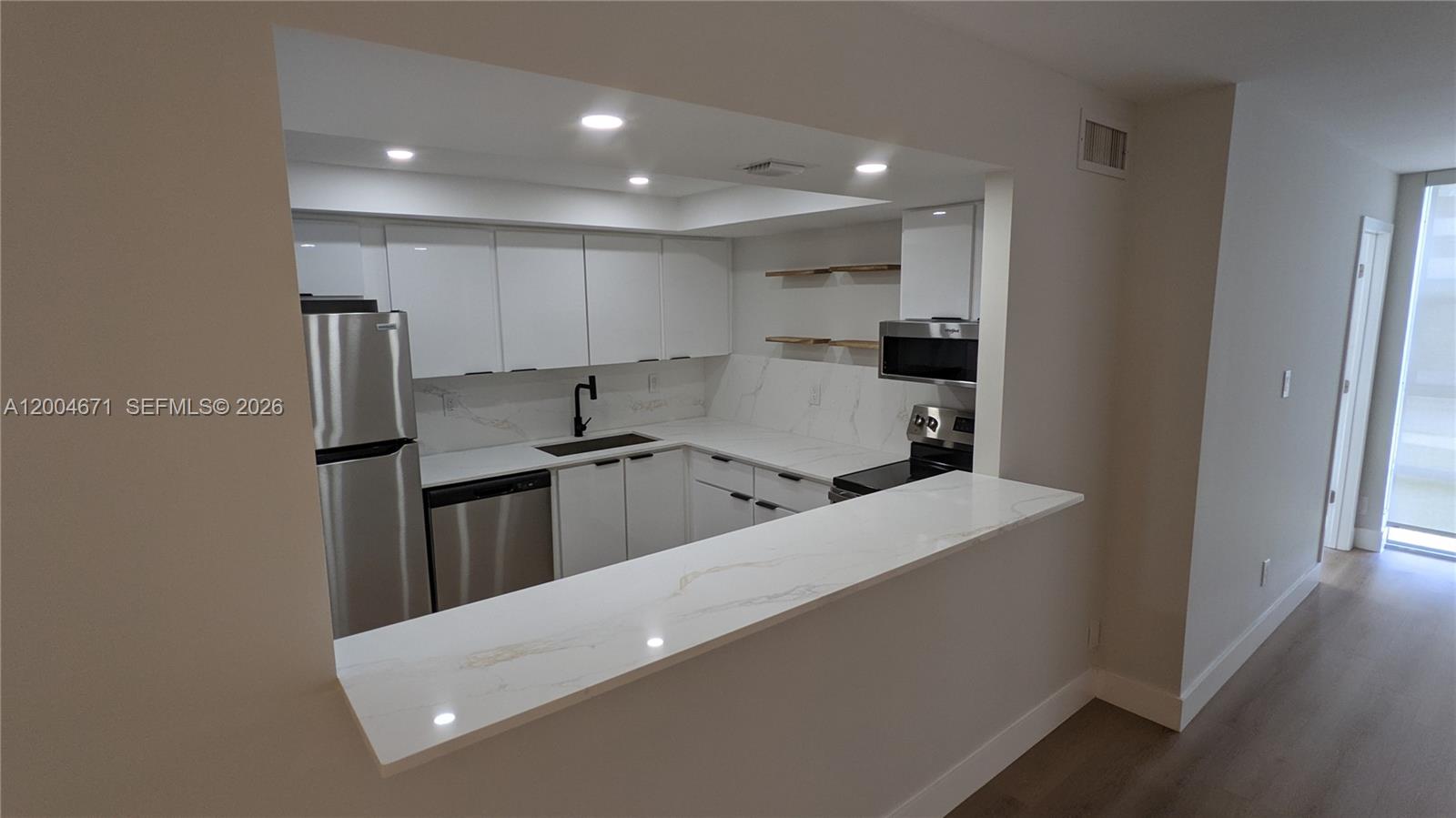 501 Three Iss Blvd #112 Hallandale Beach, FL 33009