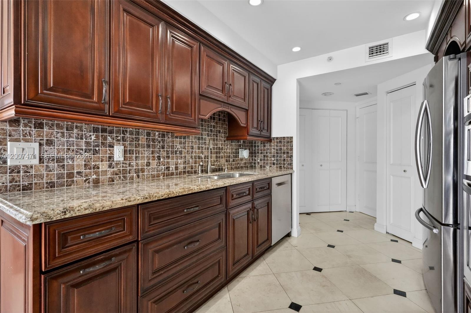 3000 Island Blvd #2305 Aventura, FL 33160