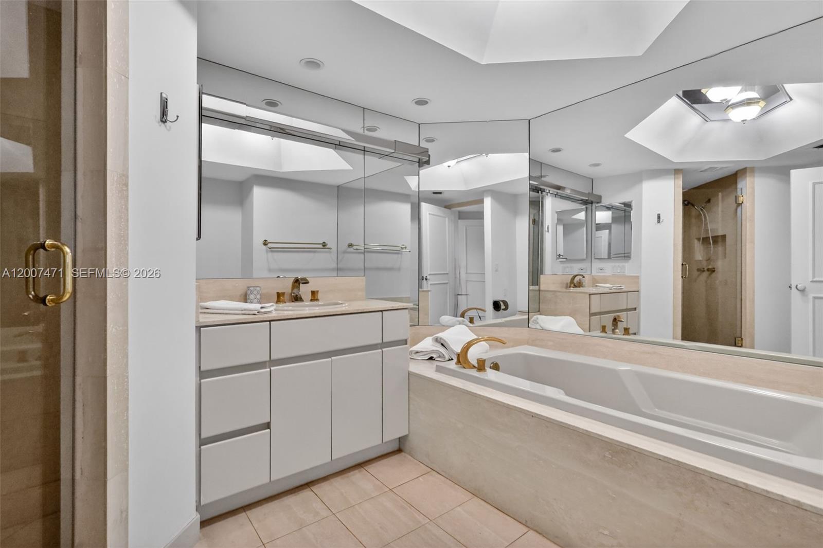 3000 Island Blvd #2305 Aventura, FL 33160