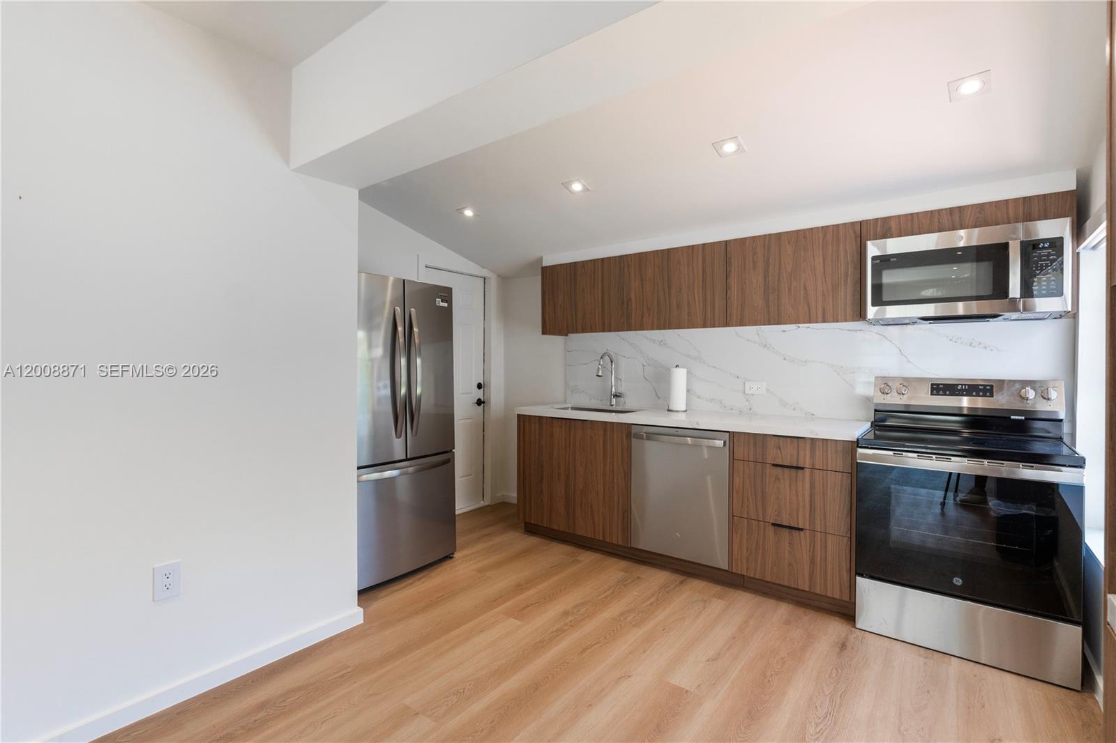 3021 Coconut Grv Dr #3021 Coral Gables, FL 33134