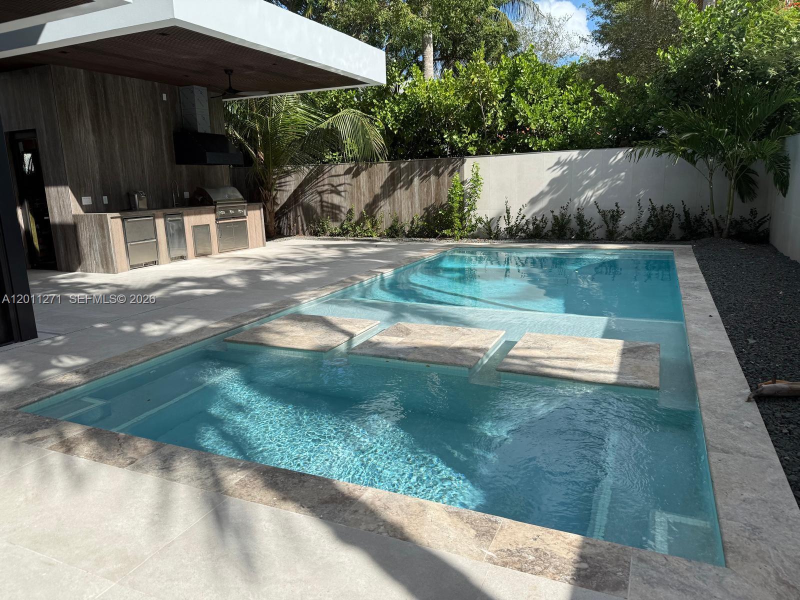125 SW 29th Rd Miami, FL 33129
