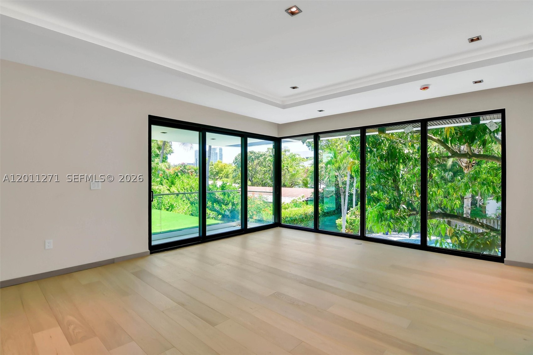 125 SW 29th Rd Miami, FL 33129