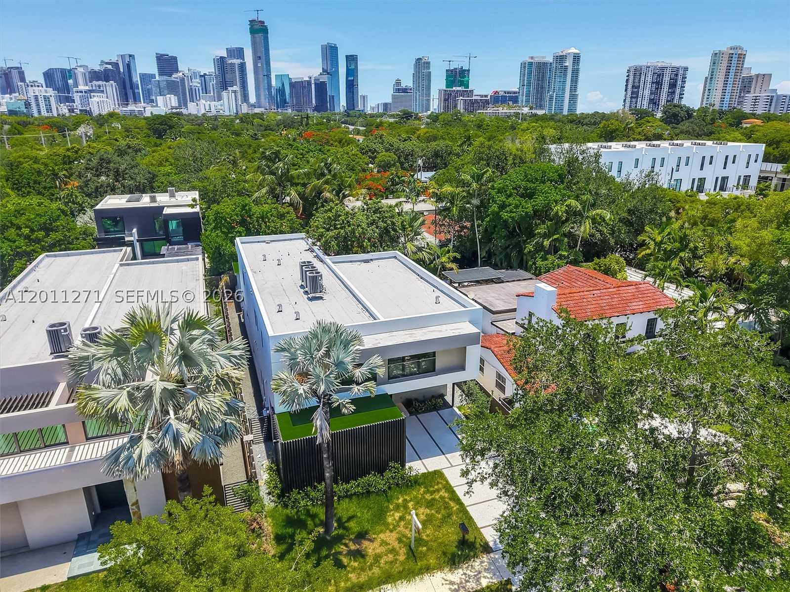 125 SW 29th Rd Miami, FL 33129