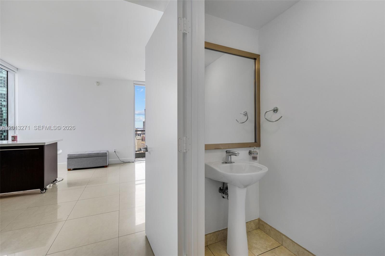 90 SW 3rd St #2504 Miami, FL 33130