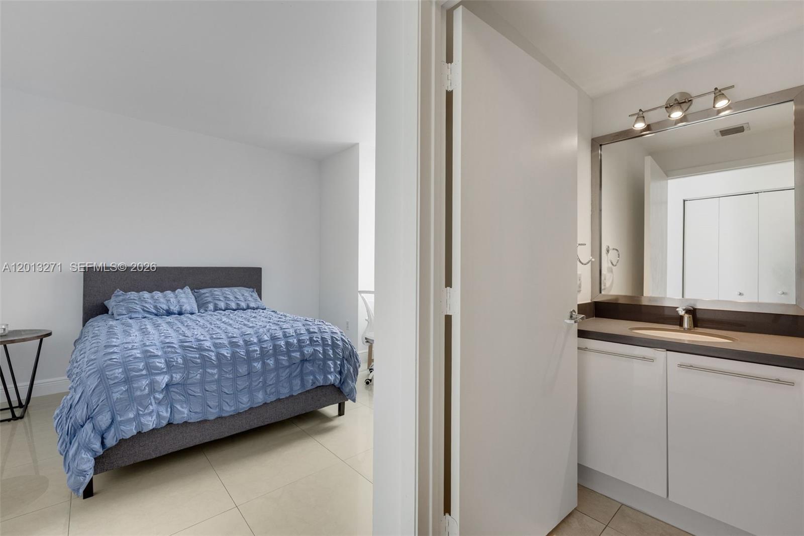 90 SW 3rd St #2504 Miami, FL 33130