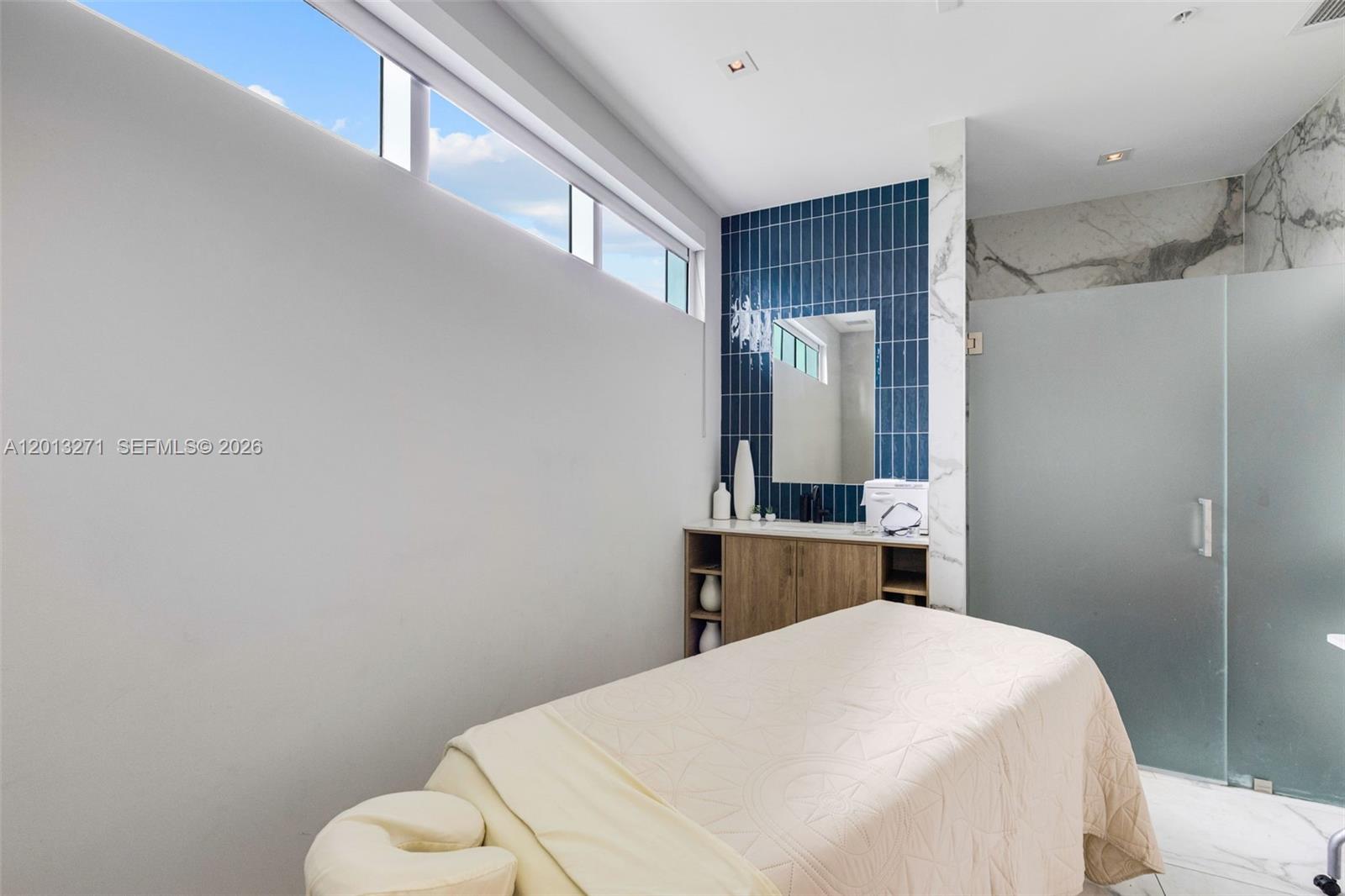 90 SW 3rd St #2504 Miami, FL 33130