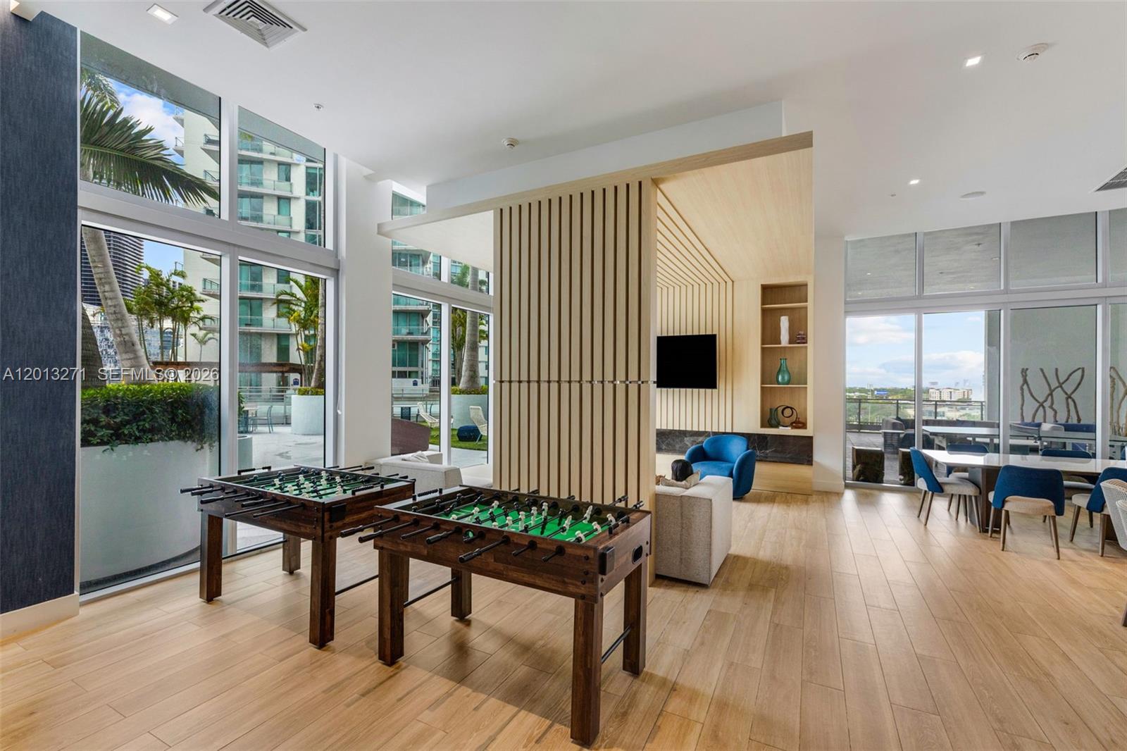 90 SW 3rd St #2504 Miami, FL 33130