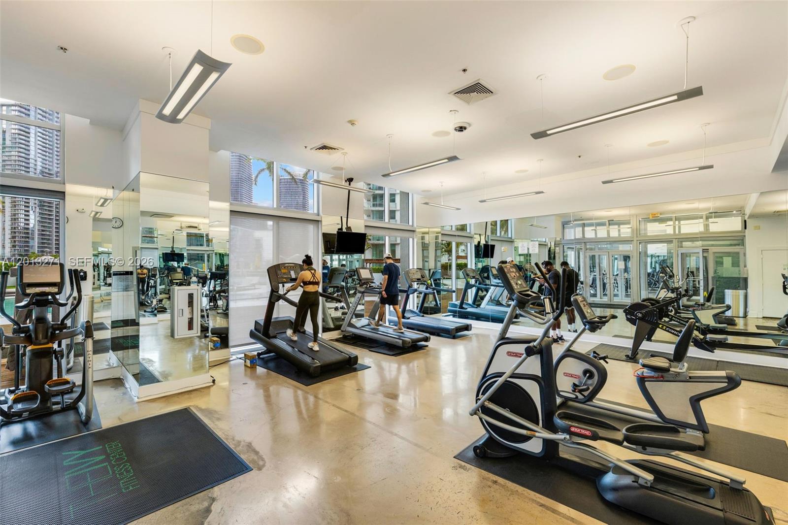 90 SW 3rd St #2504 Miami, FL 33130