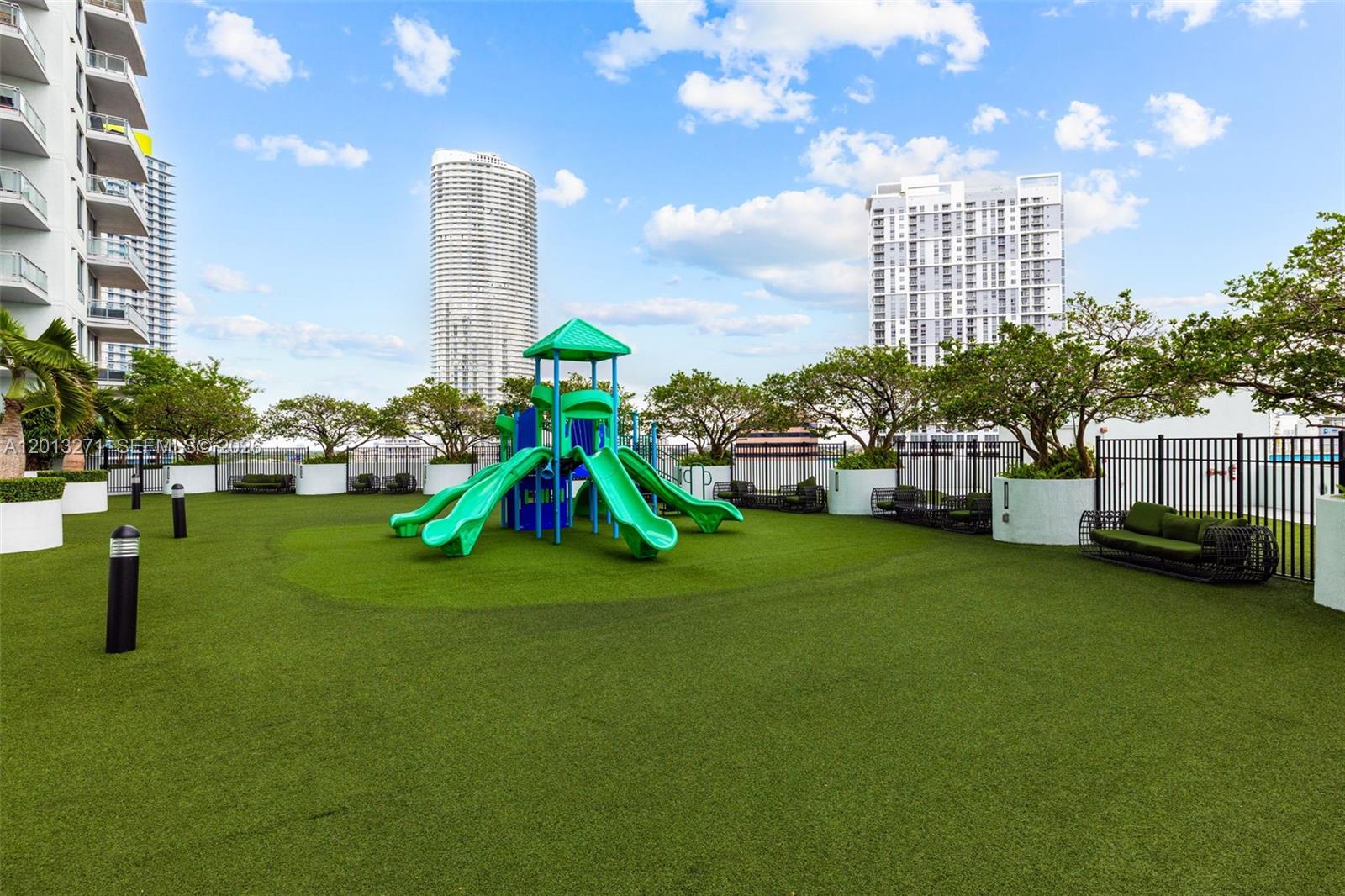 90 SW 3rd St #2504 Miami, FL 33130