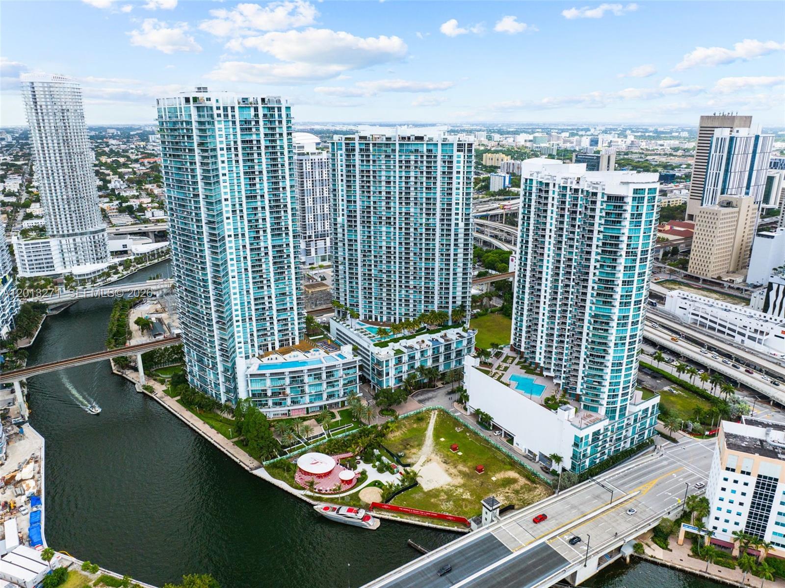 90 SW 3rd St #2504 Miami, FL 33130