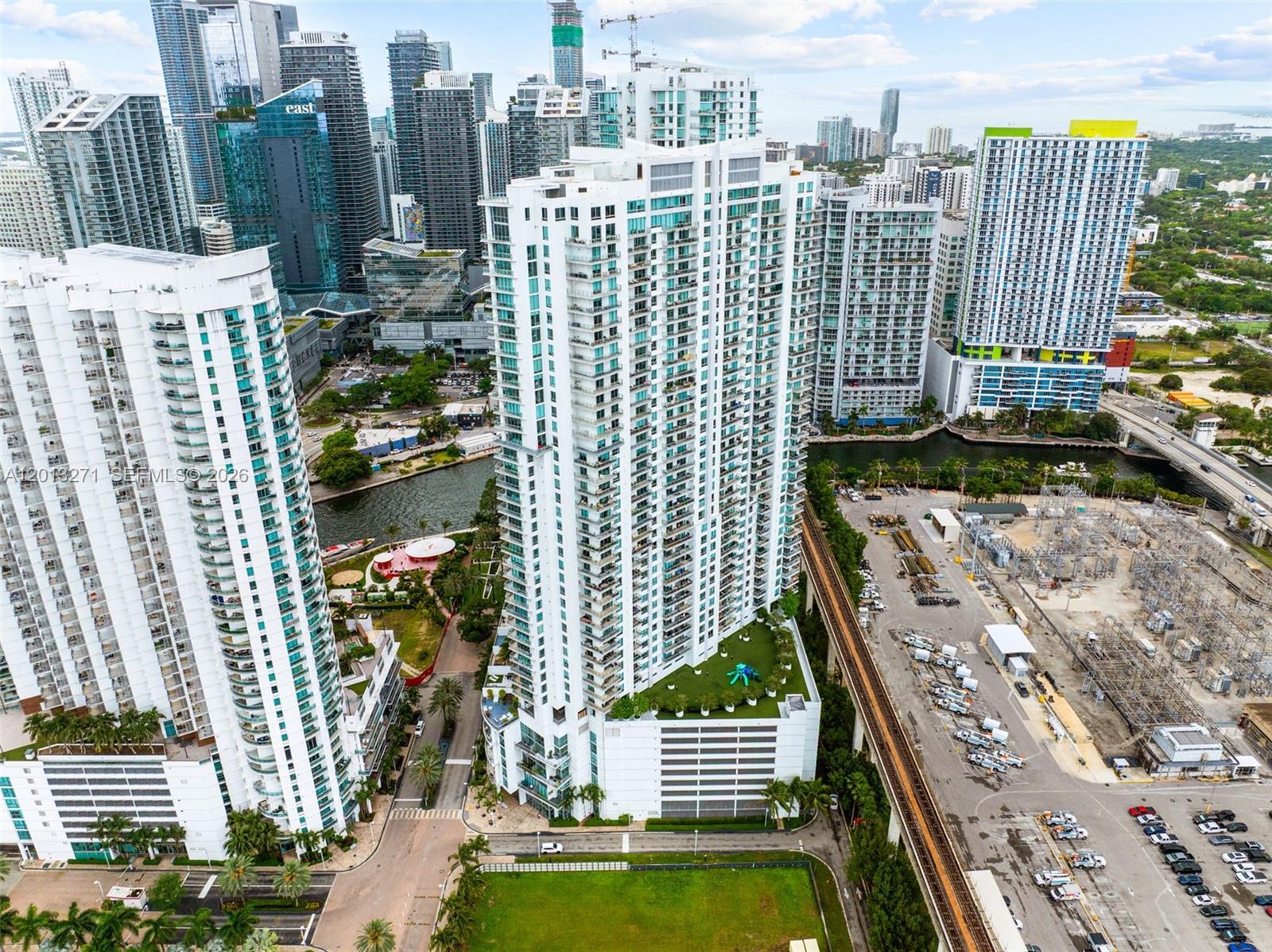 90 SW 3rd St #2504 Miami, FL 33130