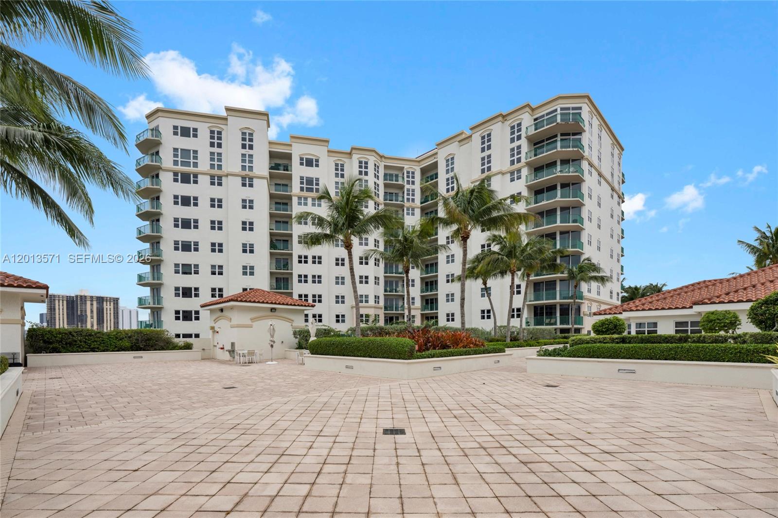 19900 E Country Clb Dr #116 Aventura, FL 33180