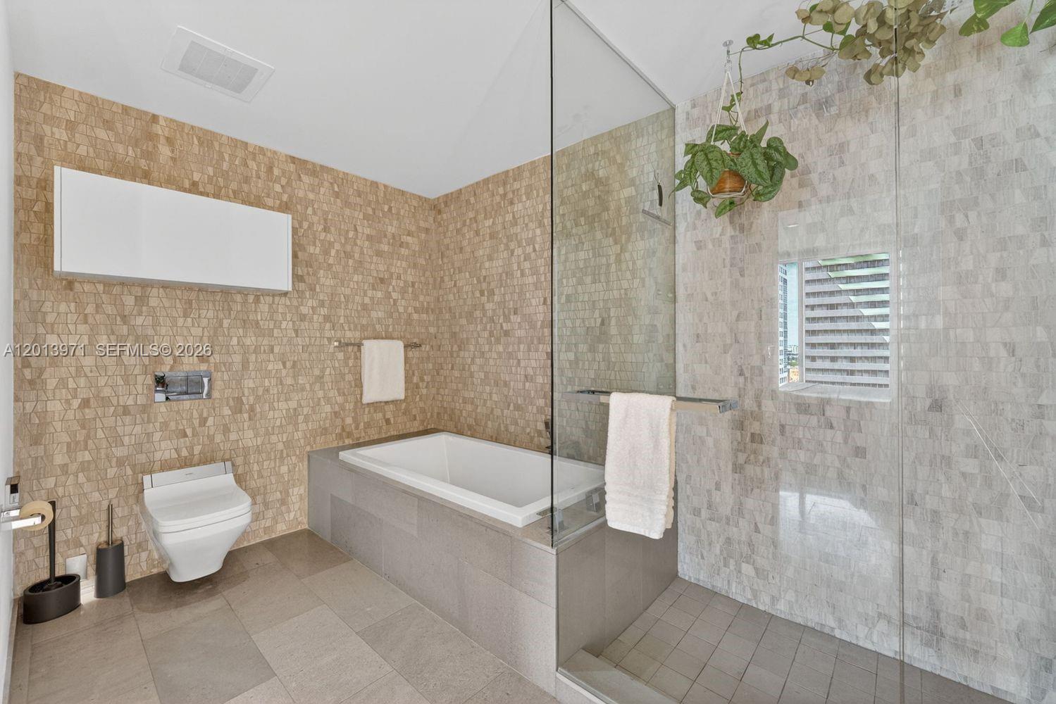 88 SW 7th St #1012 Miami, FL 33130