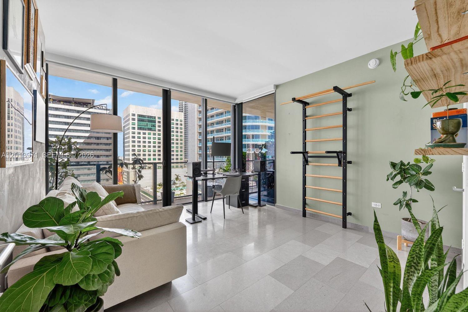 88 SW 7th St #1012 Miami, FL 33130