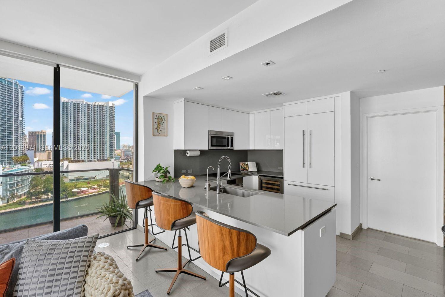 88 SW 7th St #1012 Miami, FL 33130