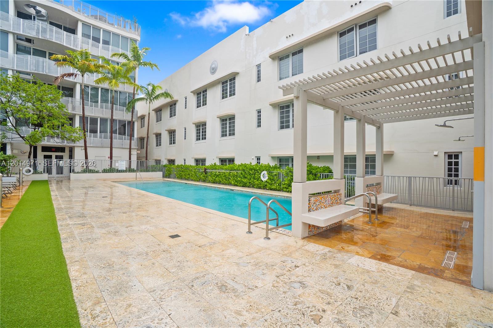 2130 Park Ave #TH10 Miami Beach, FL 33139
