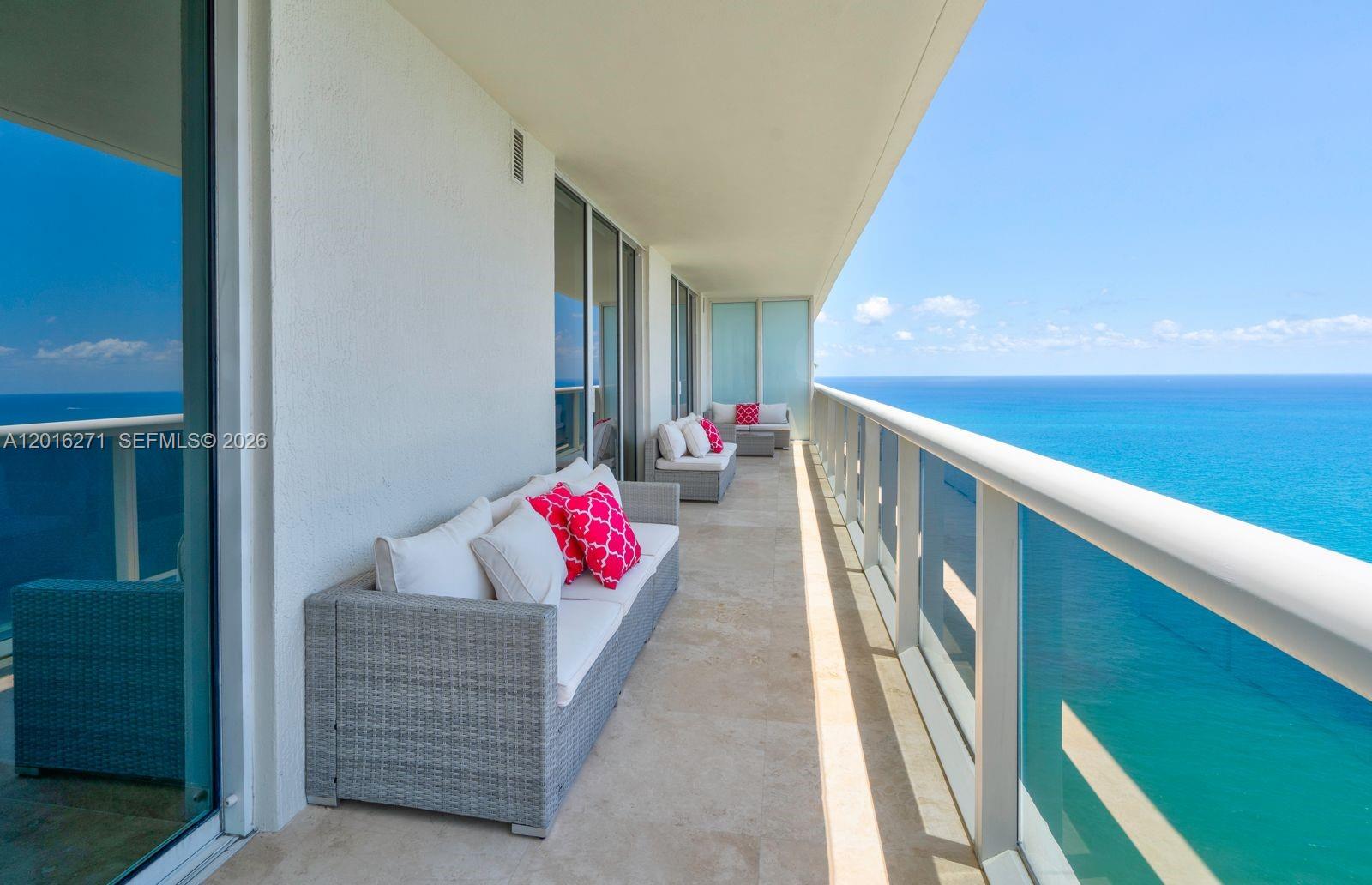 image Beach Club 230