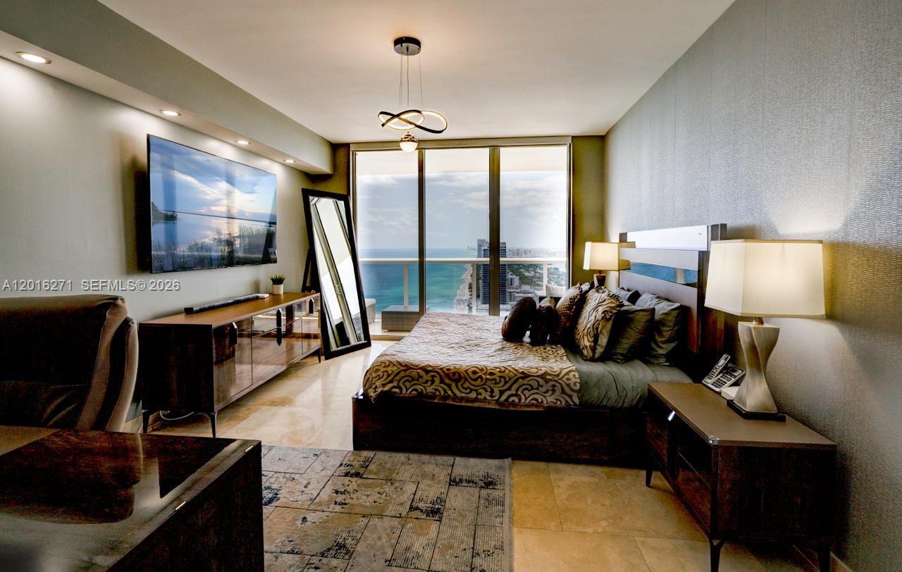 image Beach Club 232