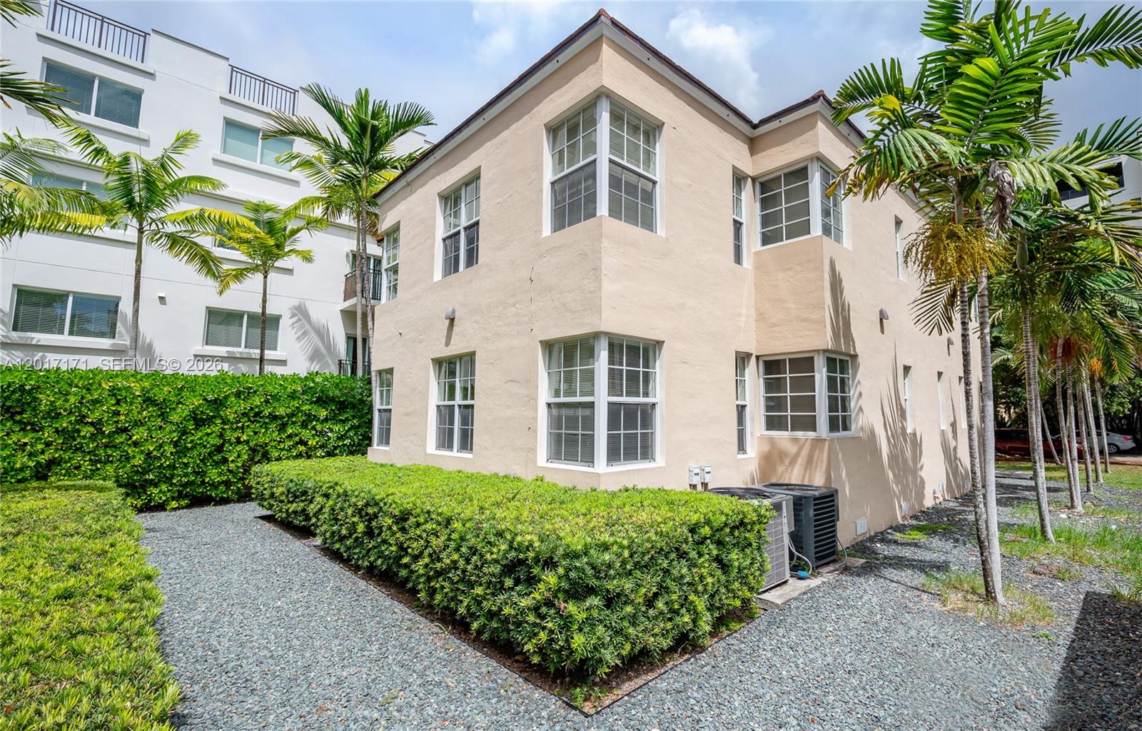 32 Calabria Ave #1