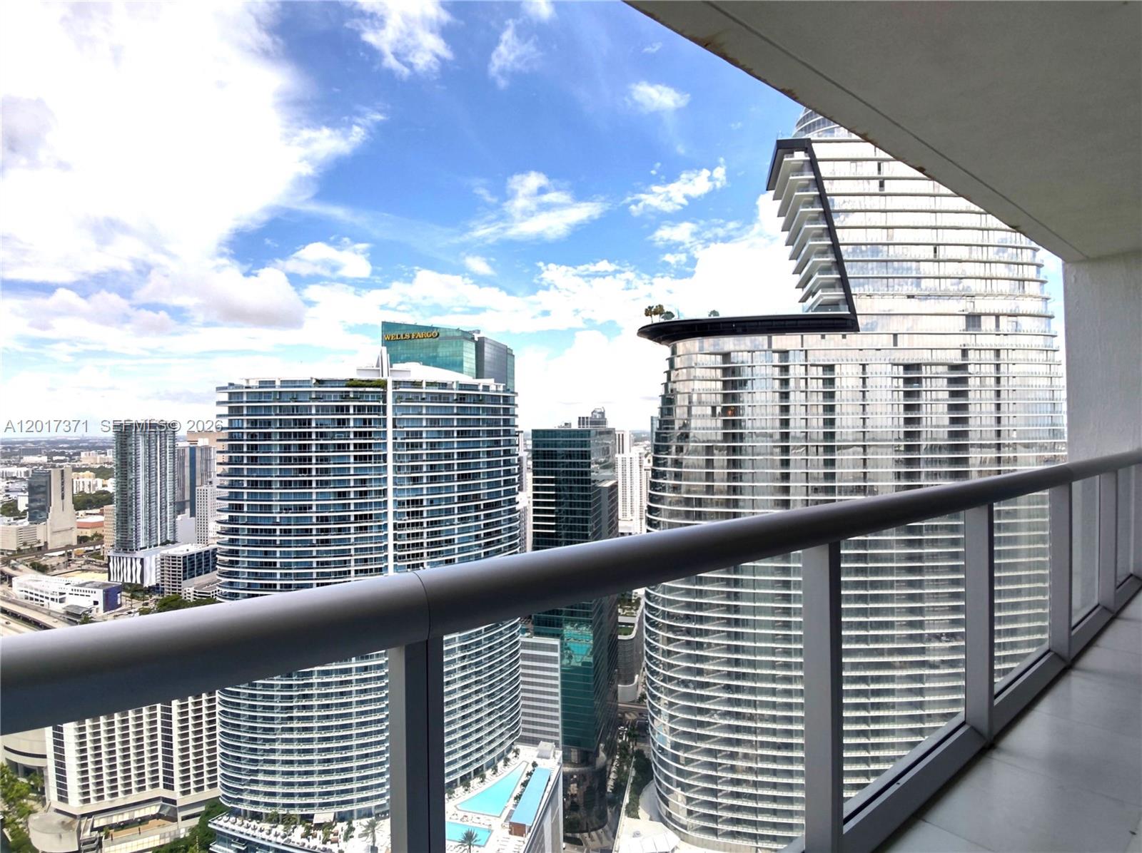 465 Brickell Ave #5004