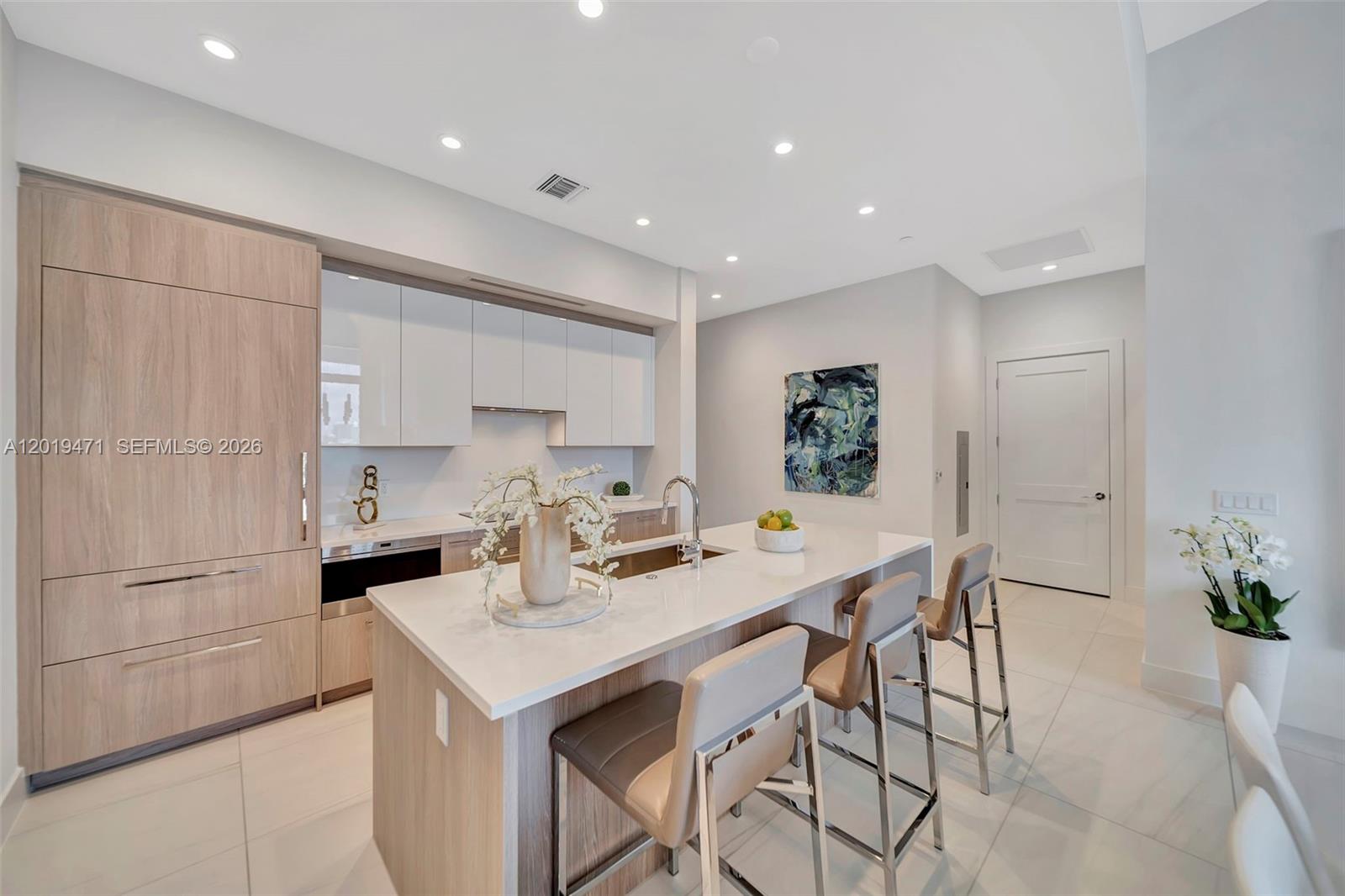 153 N Seabreeze #403 Fort Lauderdale, FL 33304