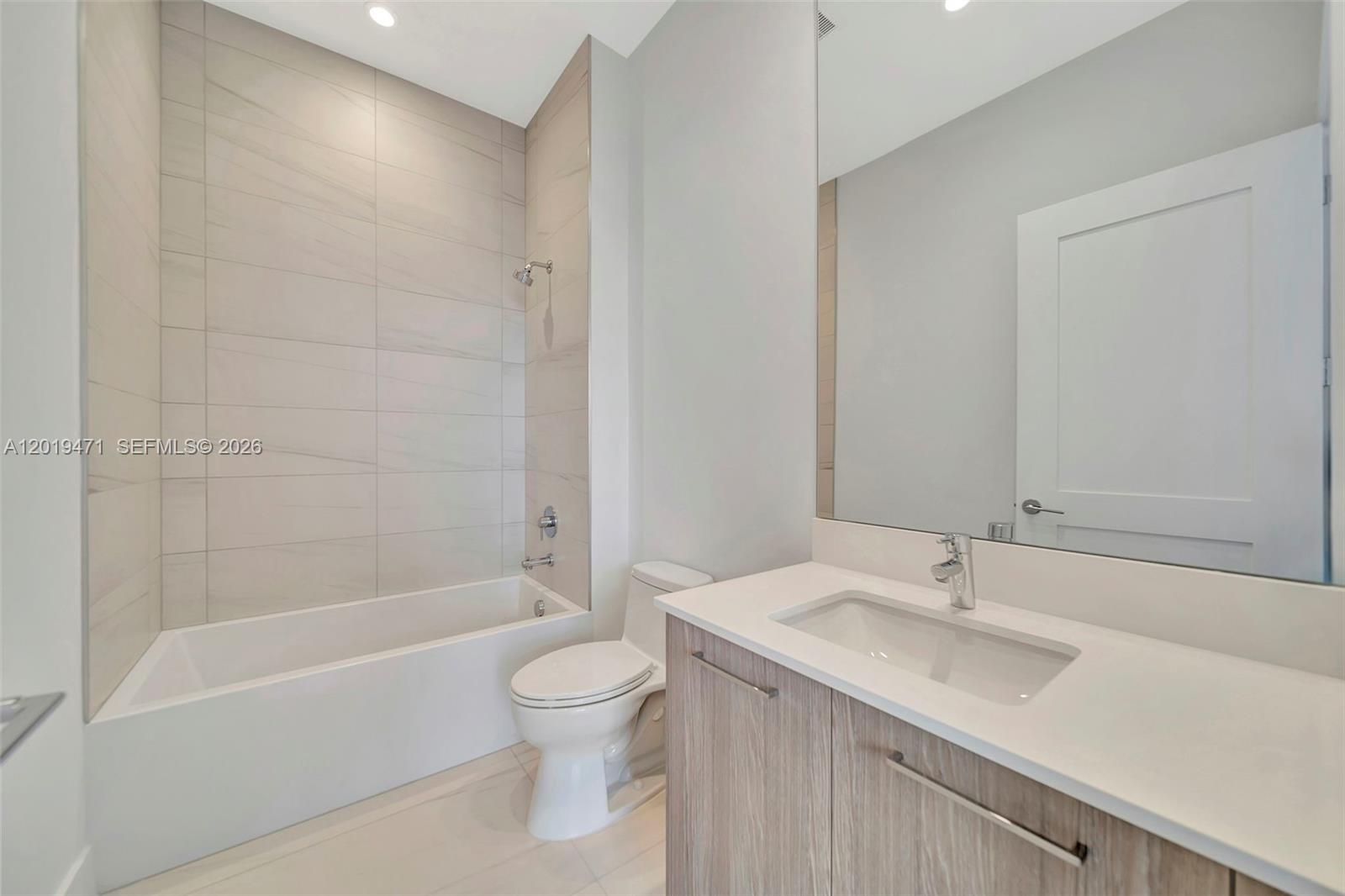 153 N Seabreeze #403 Fort Lauderdale, FL 33304
