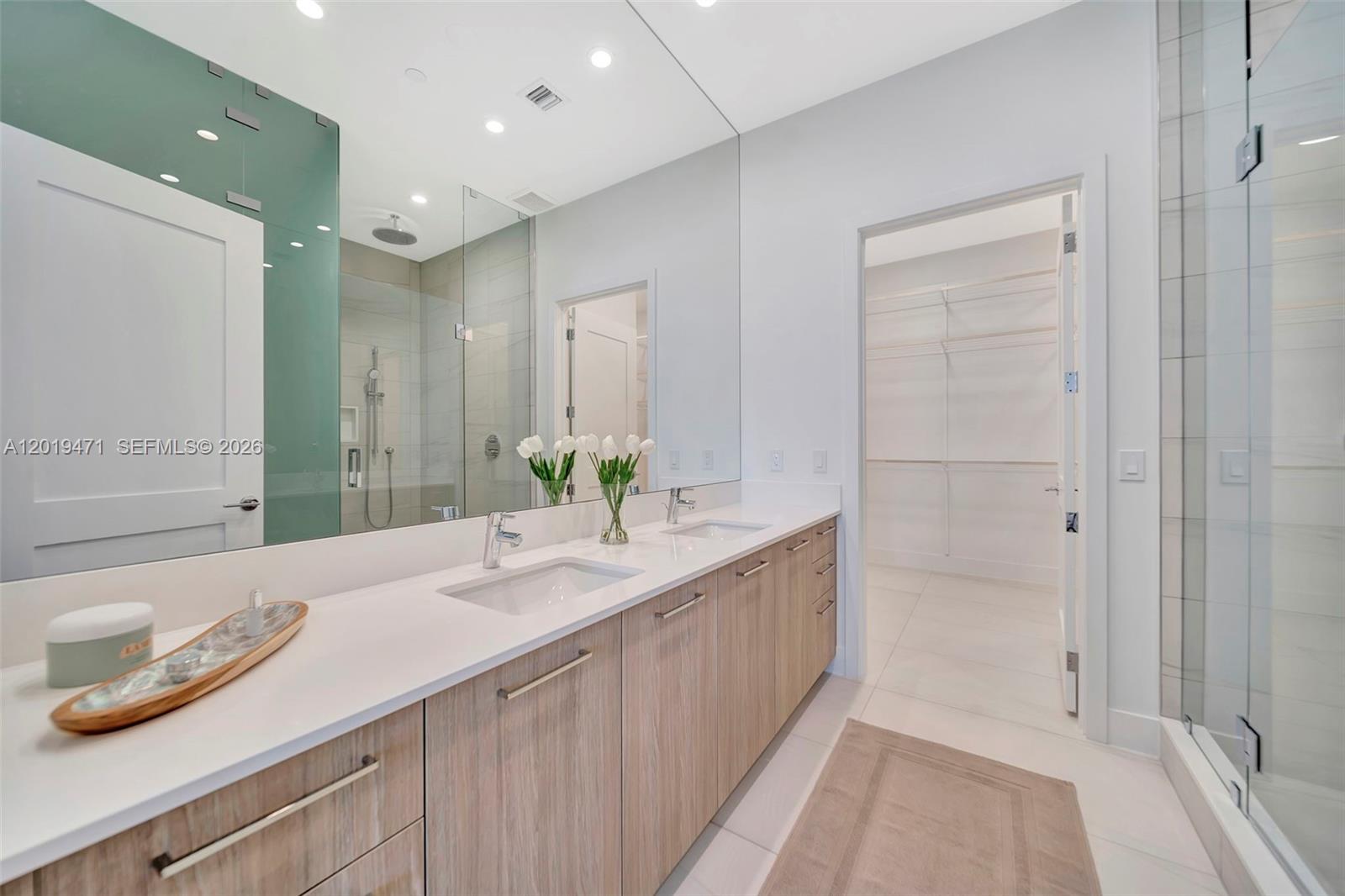 153 N Seabreeze #403 Fort Lauderdale, FL 33304