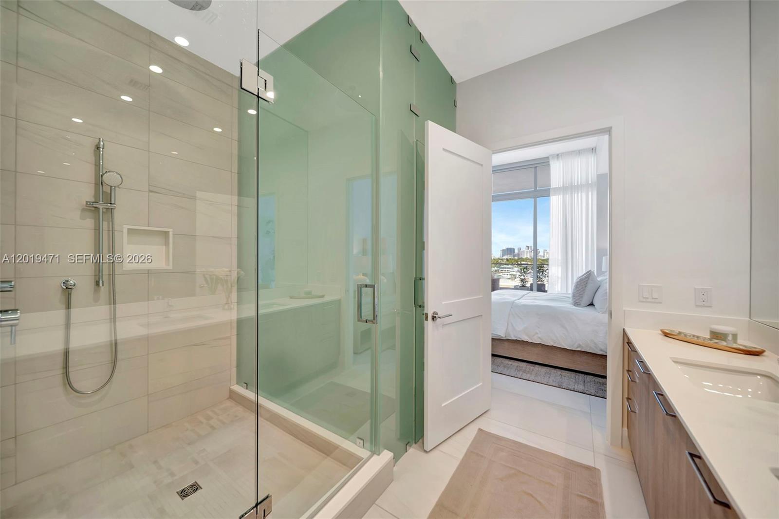 153 N Seabreeze #403 Fort Lauderdale, FL 33304