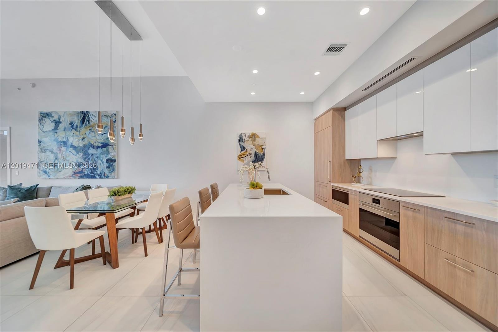 153 N Seabreeze #403 Fort Lauderdale, FL 33304