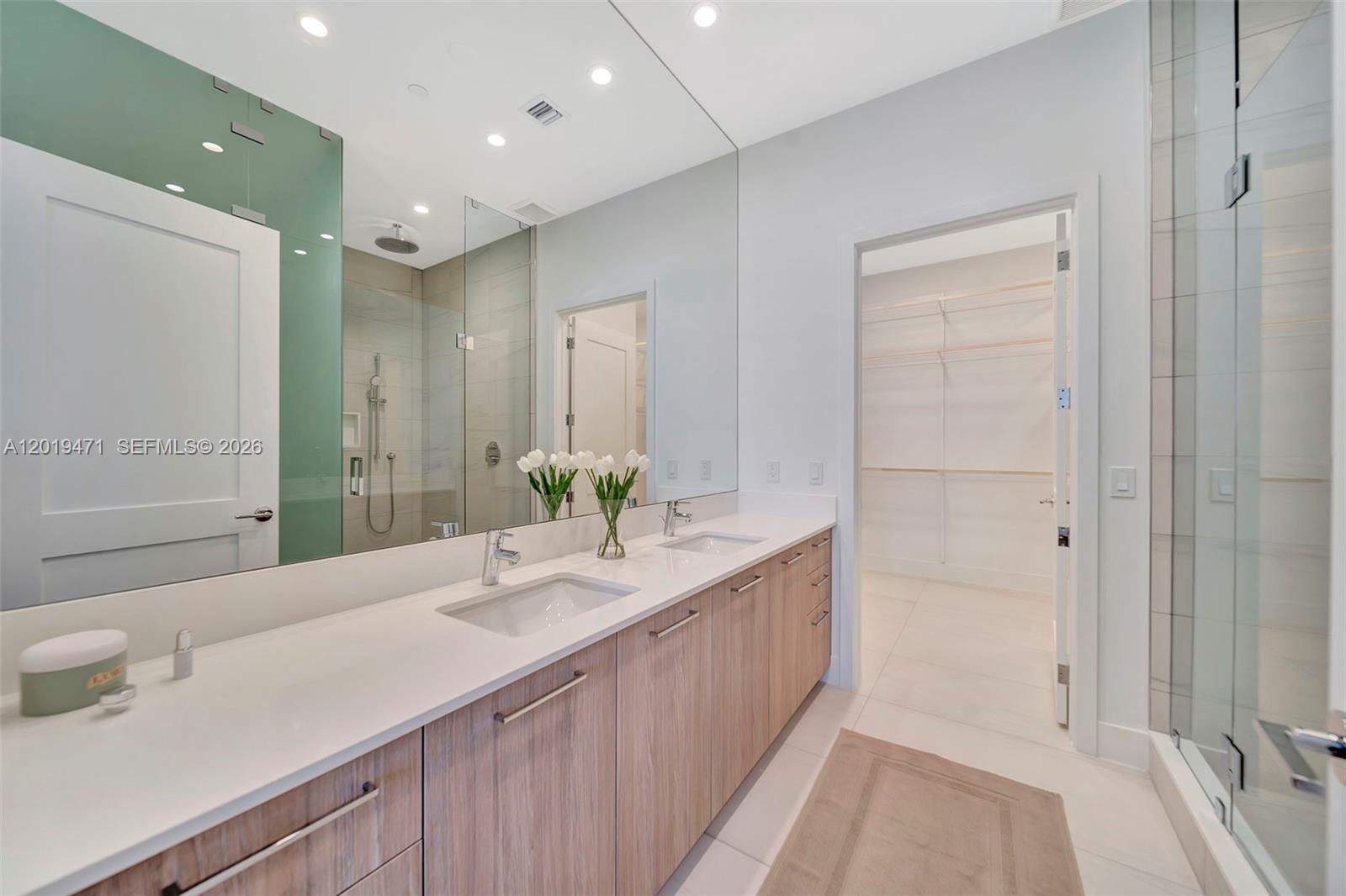 153 N Seabreeze #403 Fort Lauderdale, FL 33304