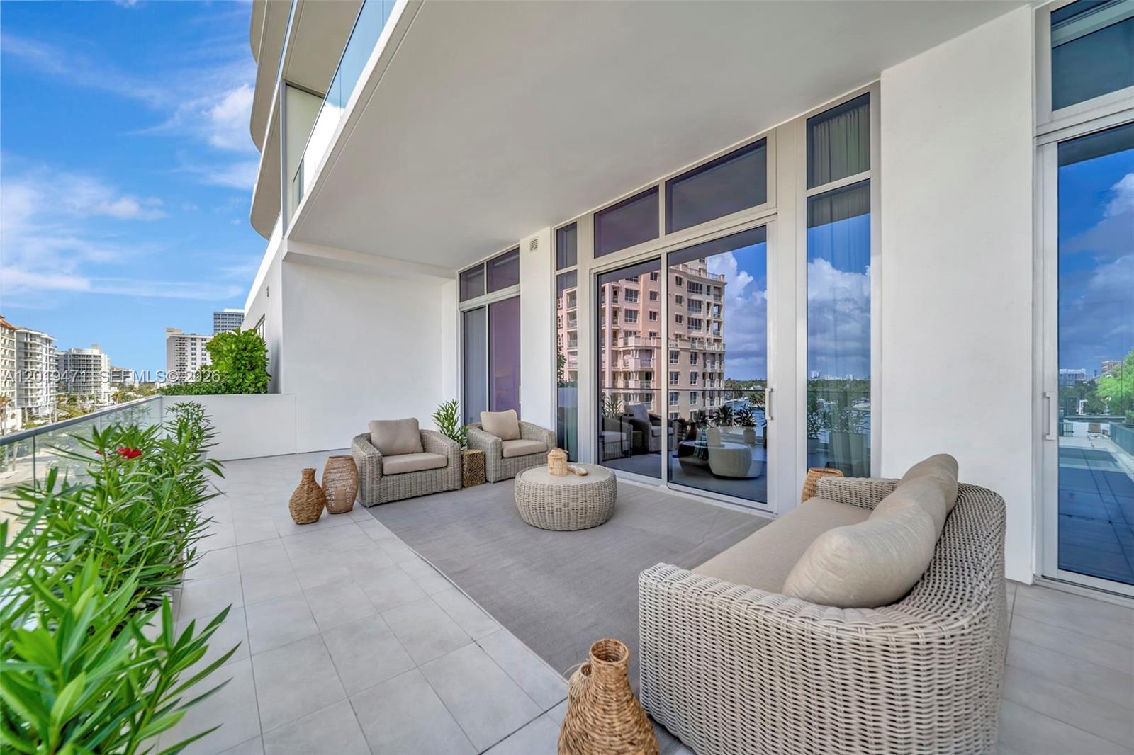153 N Seabreeze #403 Fort Lauderdale, FL 33304