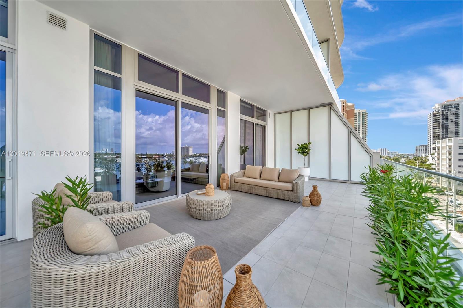 153 N Seabreeze #403 Fort Lauderdale, FL 33304