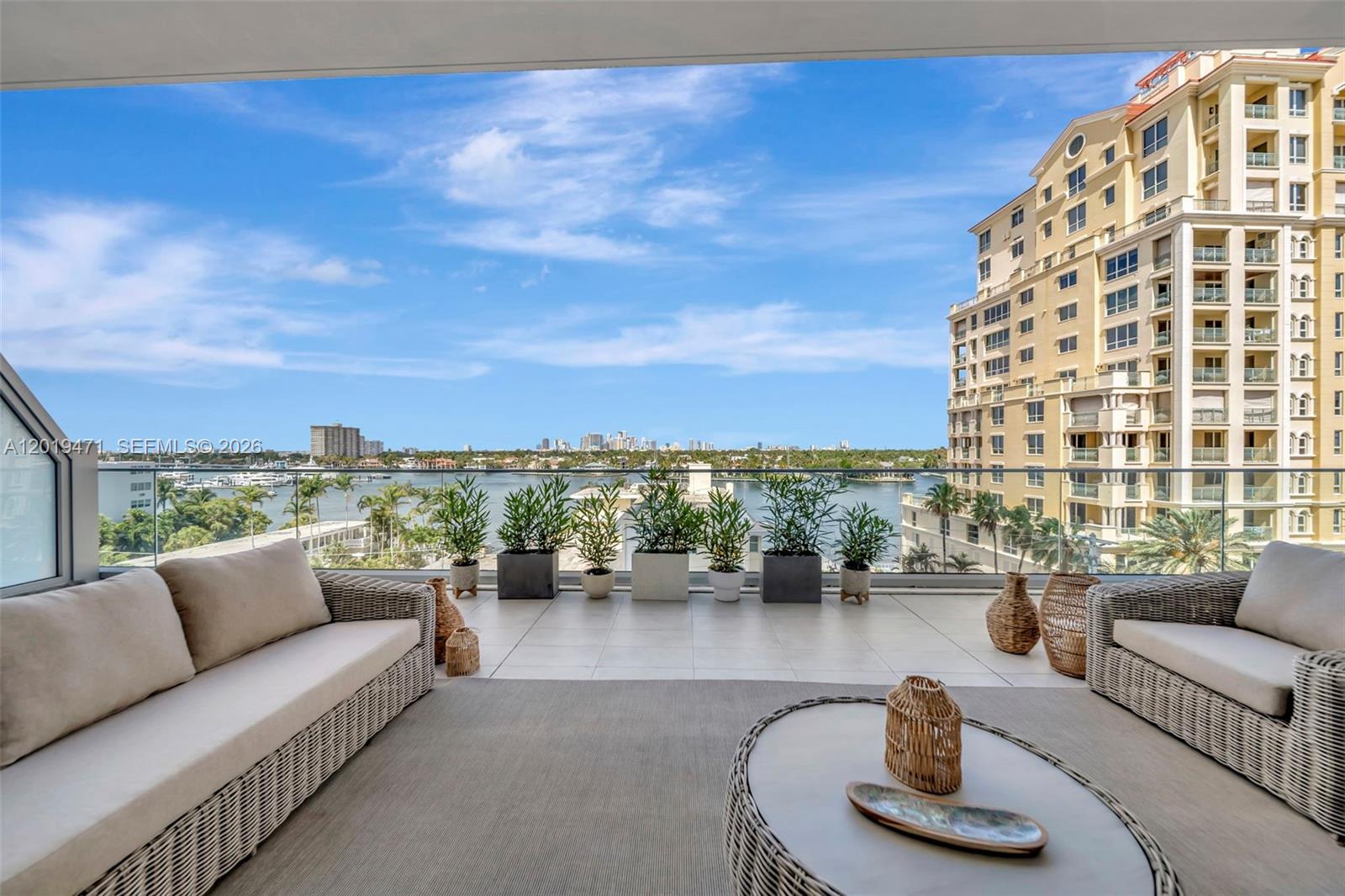 153 N Seabreeze #403 Fort Lauderdale, FL 33304