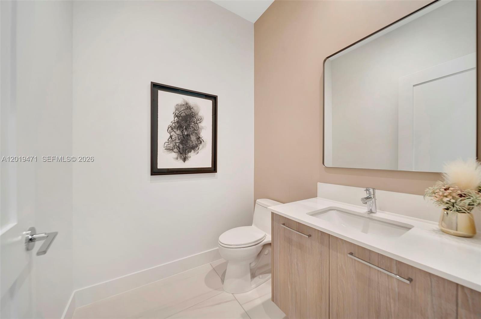 153 N Seabreeze #403 Fort Lauderdale, FL 33304