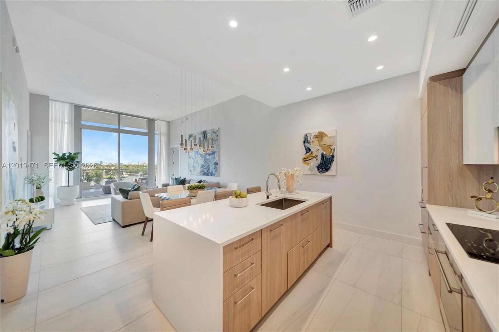 153 N Seabreeze #403 Fort Lauderdale, FL 33304