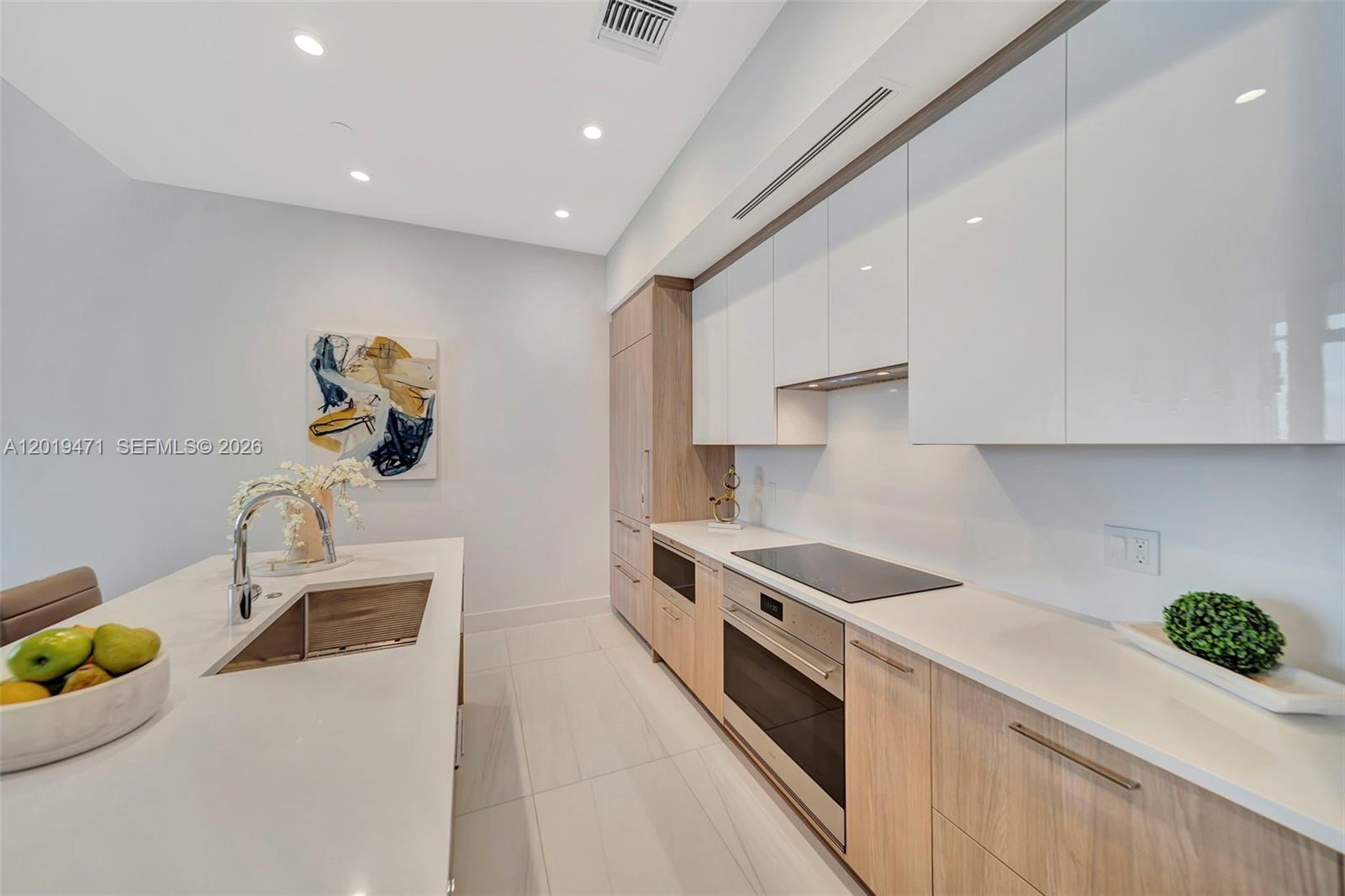 153 N Seabreeze #403 Fort Lauderdale, FL 33304