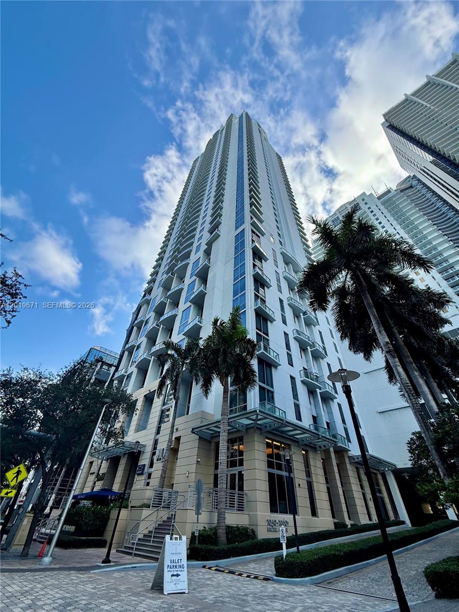 1060 Brickell Ave #2409