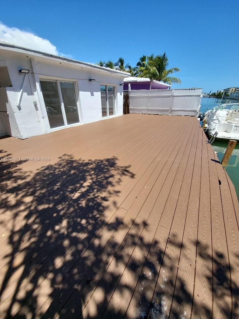 7707 Hawthorne Ave Miami Beach, FL 33141