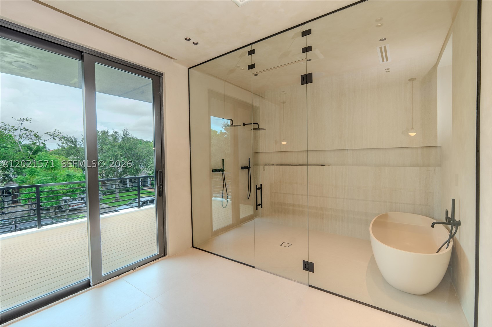 528 NE 13th Ave Fort Lauderdale, FL 33301